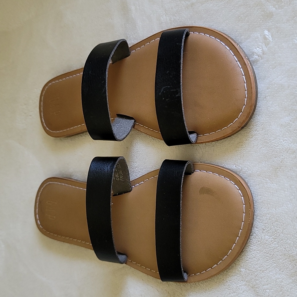 GAP black double strap sandal